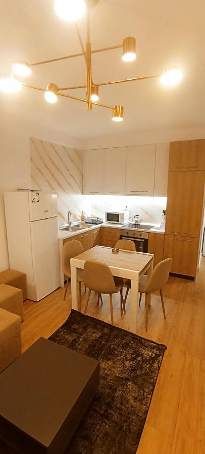 טיראנה Old Train Apartment מראה חיצוני תמונה