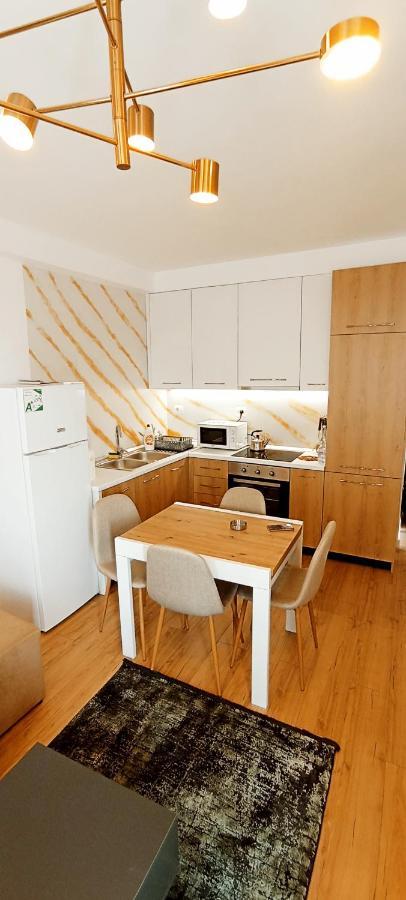 טיראנה Old Train Apartment מראה חיצוני תמונה