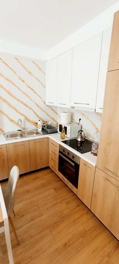טיראנה Old Train Apartment מראה חיצוני תמונה