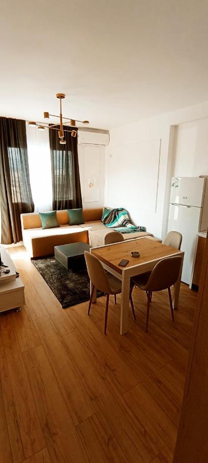 טיראנה Old Train Apartment מראה חיצוני תמונה