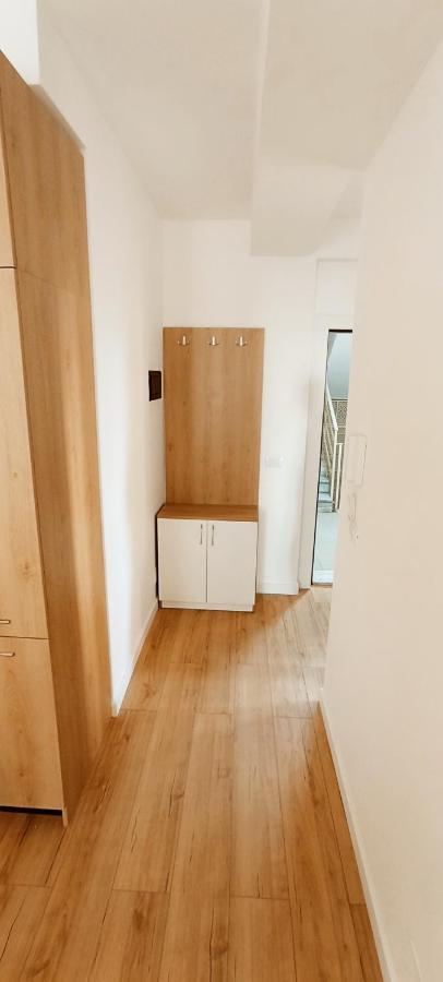 טיראנה Old Train Apartment מראה חיצוני תמונה