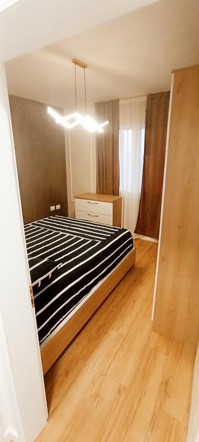 טיראנה Old Train Apartment מראה חיצוני תמונה